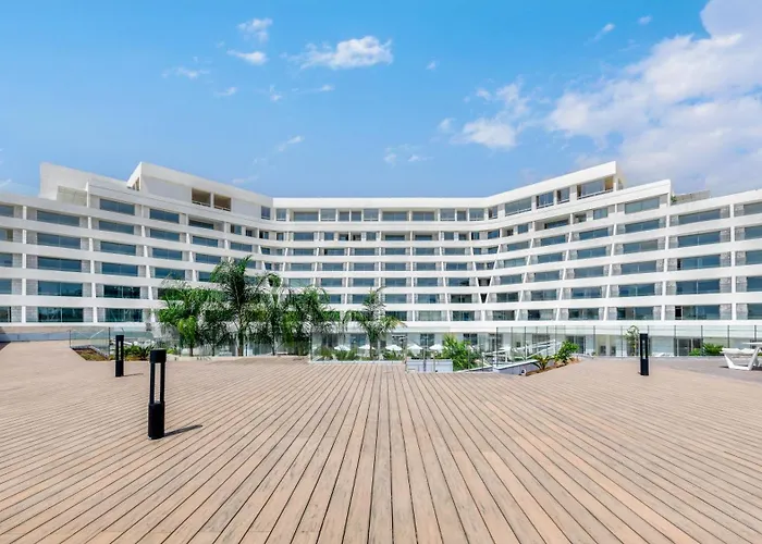 Akoya Hotel